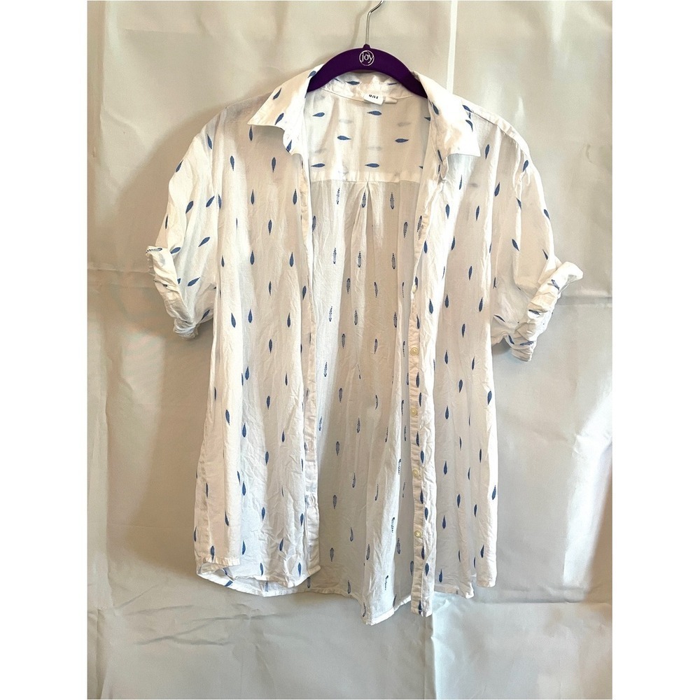 GAP M Lightweight White Button-Up Shirt with Blue Leaf Print